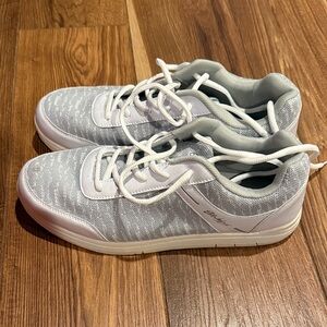 Bowling shoes White and Gray